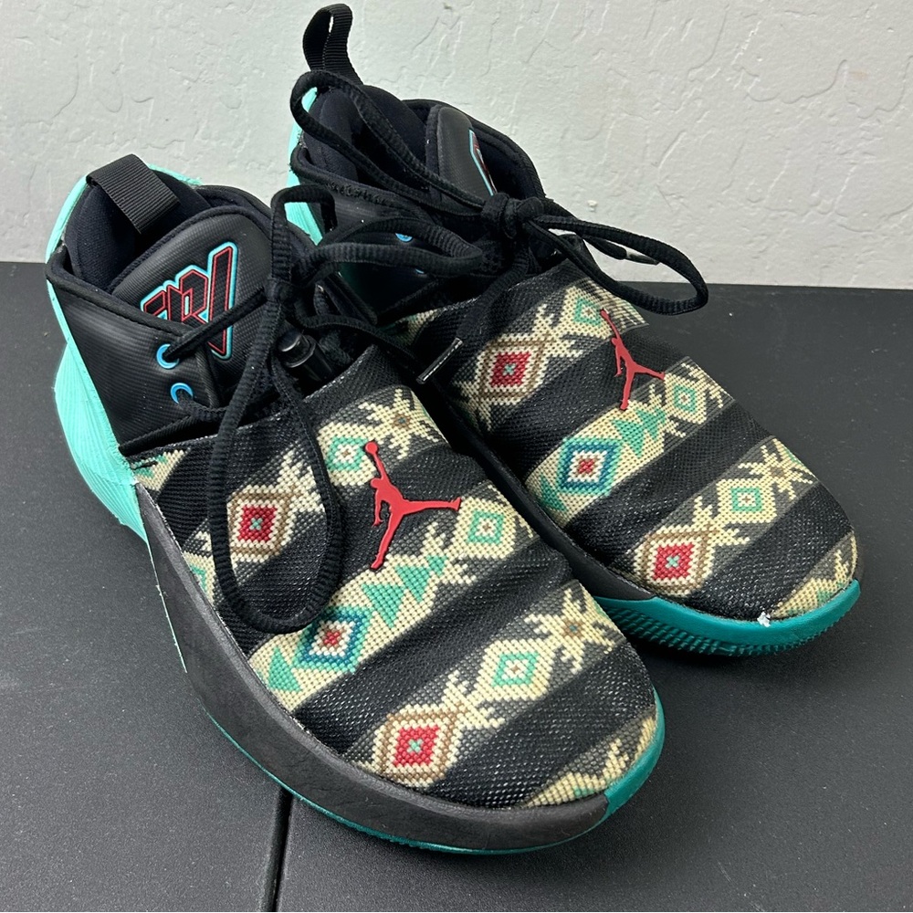 Jordan Why Not Zer0.1 Low Native American N7 Size Youth 4.5